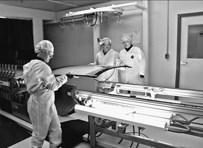 【人民日?qǐng)?bào)】美國(guó)“汽車王國(guó)”有片來自中國(guó)的“玻璃”天地