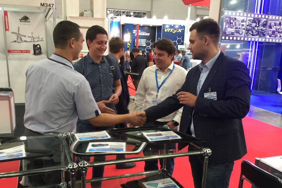 福耀俄羅斯亮相2016 莫斯科國(guó)際車(chē)展